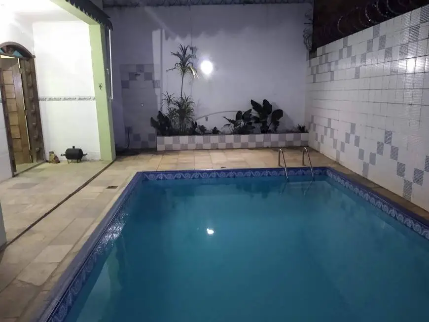 Foto 1 de Casa com 4 Quartos à venda, 200m² em Minascaixa, Belo Horizonte