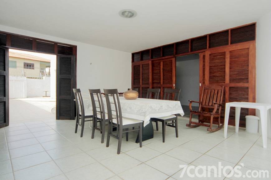 Foto 2 de Casa com 4 Quartos para alugar, 260m² em Vicente Pinzon, Fortaleza