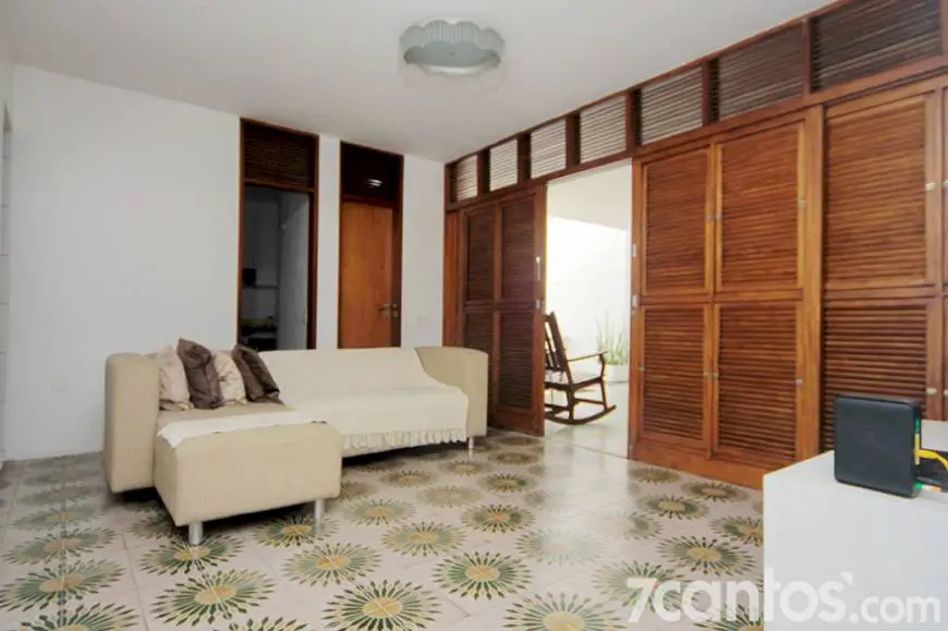 Foto 3 de Casa com 4 Quartos para alugar, 260m² em Vicente Pinzon, Fortaleza