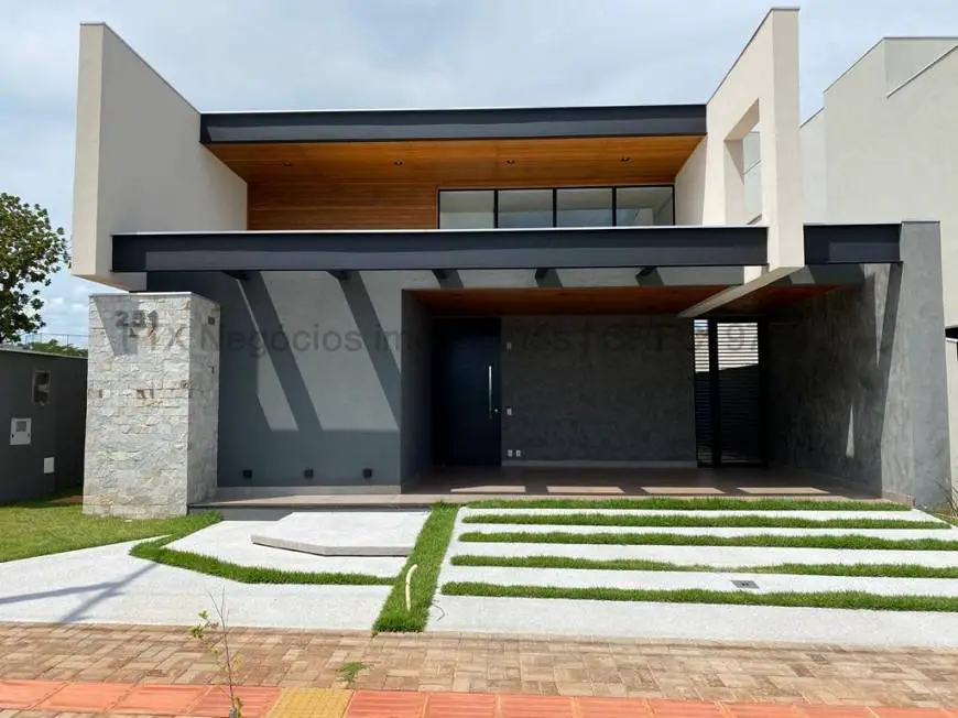 Foto 1 de Casa de Condomínio com 3 Quartos à venda, 195m² em Noroeste, Campo Grande