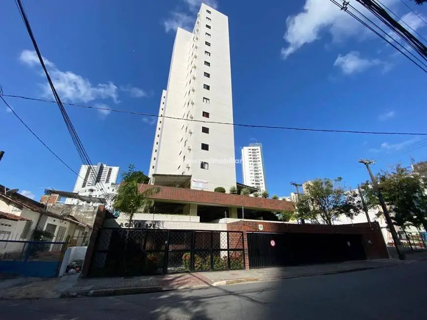 Foto 1 de Apartamento com 3 Quartos para alugar, 84m² em Santana, Recife