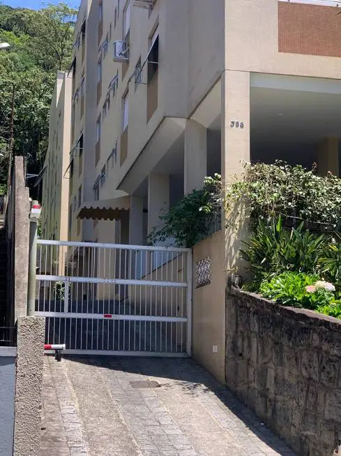 Foto 2 de Apartamento com 3 Quartos à venda, 130m² em Valparaiso, Petrópolis
