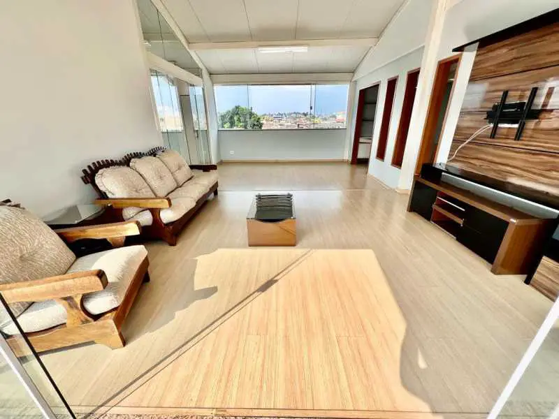 Foto 1 de Apartamento com 3 Quartos à venda, 140m² em Vila Emil, Mesquita