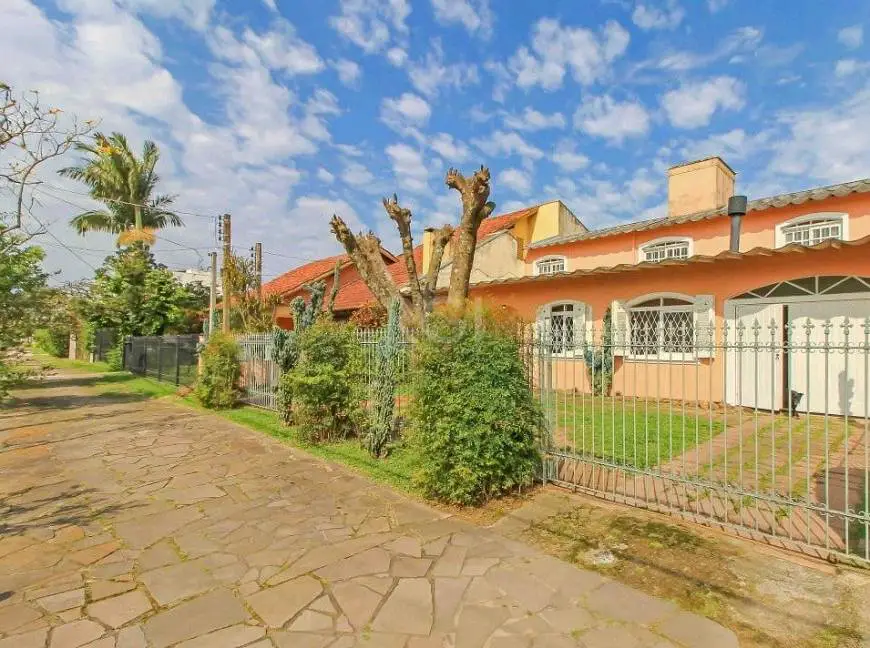Foto 1 de Casa com 3 Quartos para alugar, 321m² em Ipanema, Porto Alegre