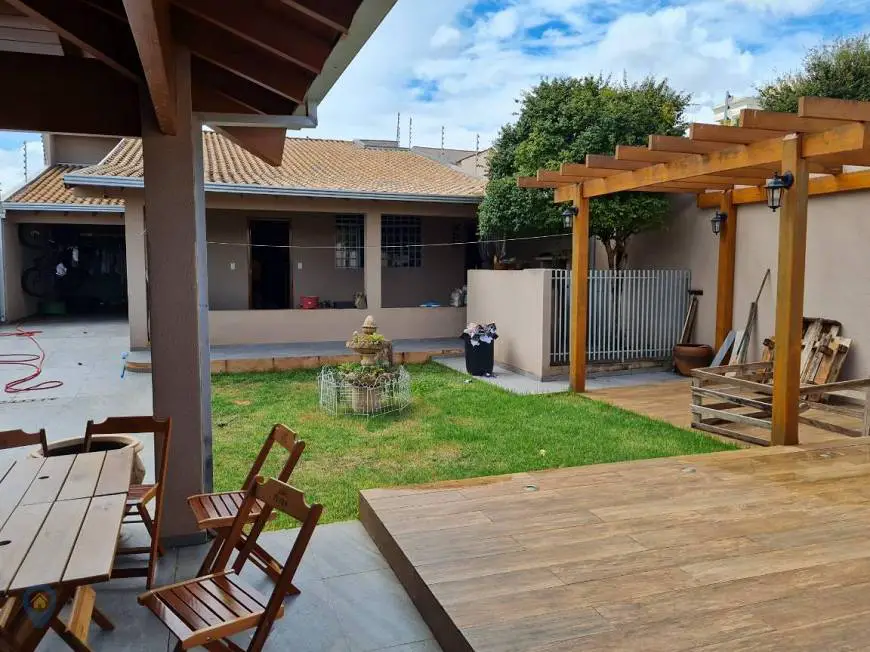 Foto 1 de Casa com 3 Quartos à venda, 447m² em Jardim Higienopolis, Londrina