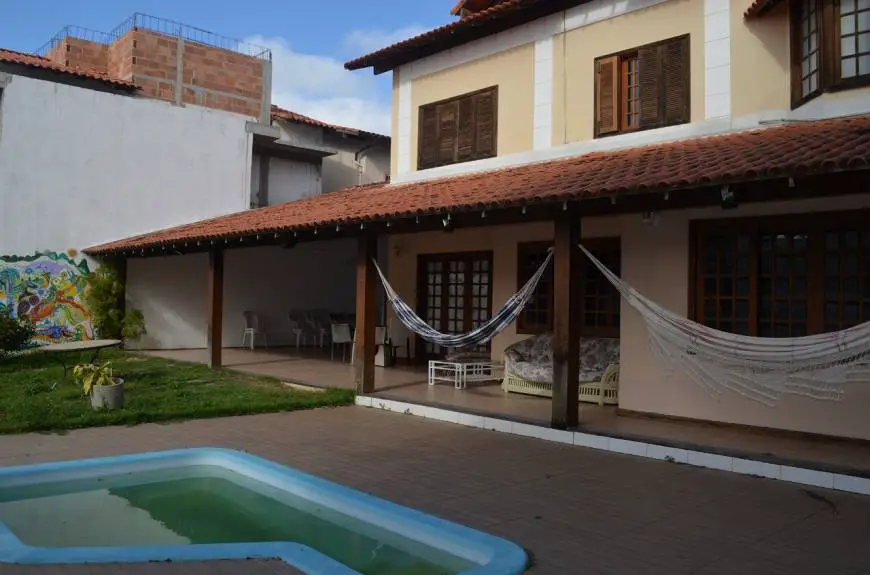 Foto 2 de Casa com 4 Quartos à venda, 360m² em Camboinhas, Niterói