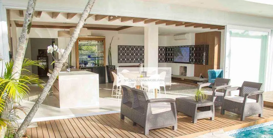 Foto 1 de Casa com 5 Quartos para alugar, 380m² em Jurerê Internacional, Florianópolis
