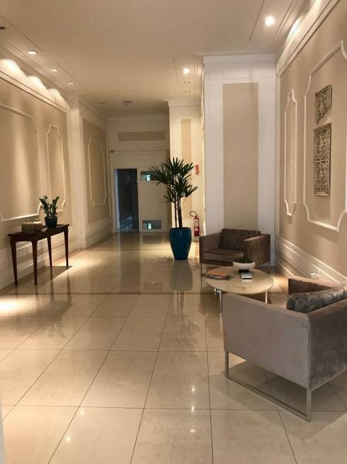 Foto 2 de Apartamento com 2 Quartos para alugar, 105m² em Atiradores, Joinville