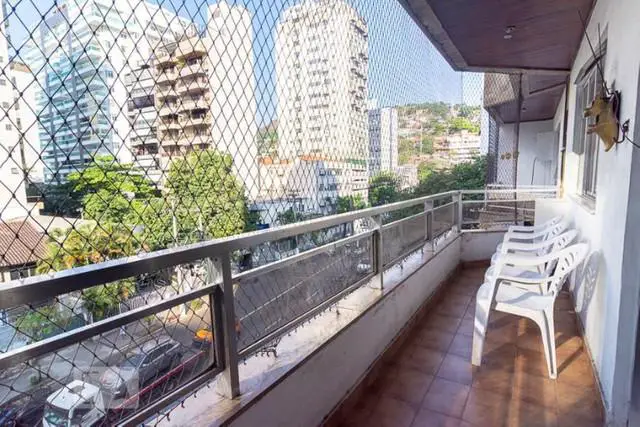 Foto 1 de Apartamento com 3 Quartos para alugar, 130m² em Icaraí, Niterói