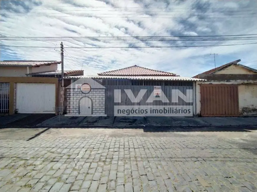 Foto 1 de Casa com 3 Quartos para alugar, 65m² em Bom Jesus, Uberlândia