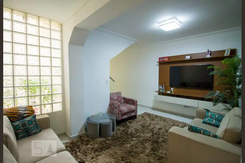 Foto 3 de Casa com 3 Quartos para alugar, 200m² em Cambuci, São Paulo