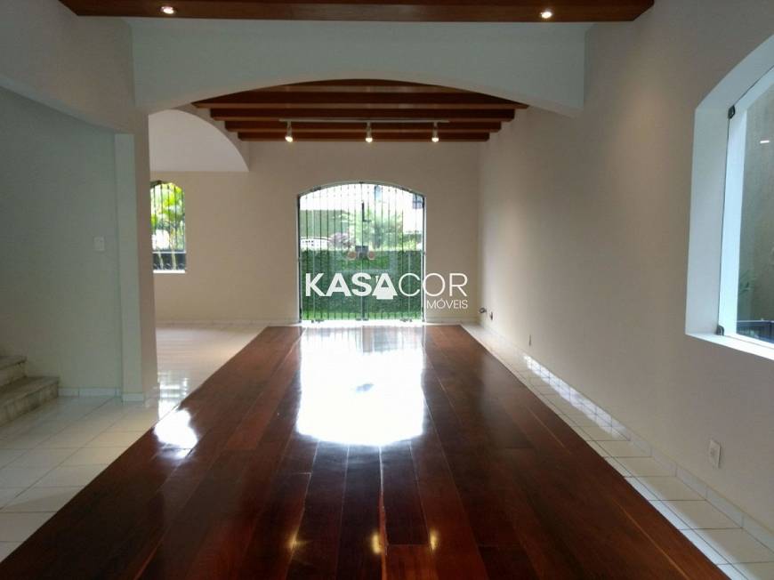 Foto 5 de Casa com 3 Quartos para alugar, 280m² em Pacaembu, São Paulo