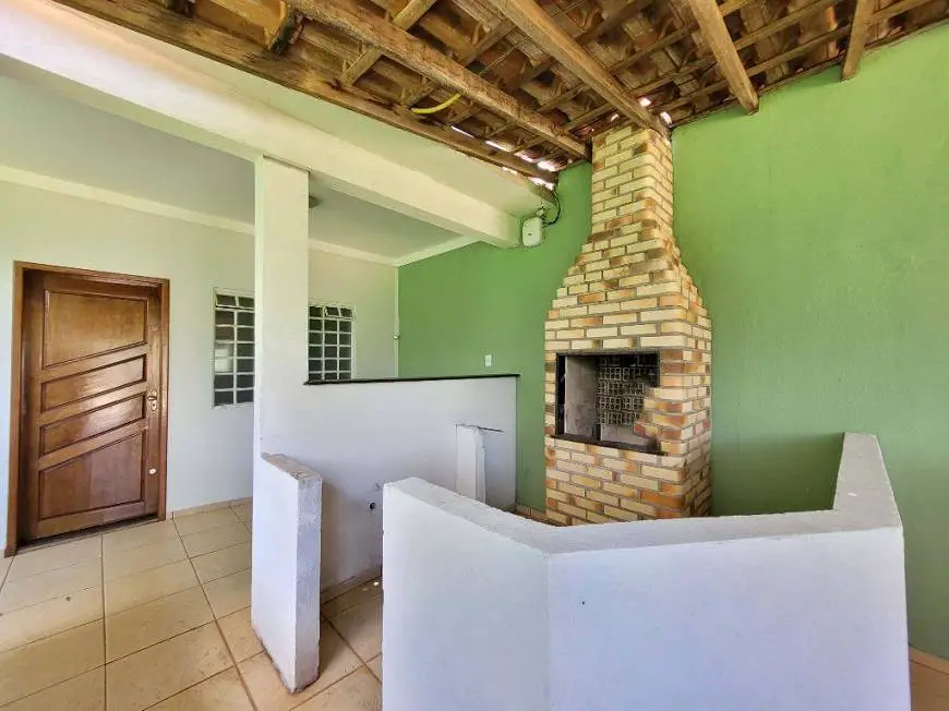 Foto 4 de Casa com 3 Quartos para alugar, 215m² em Parque das Laranjeiras, Maringá