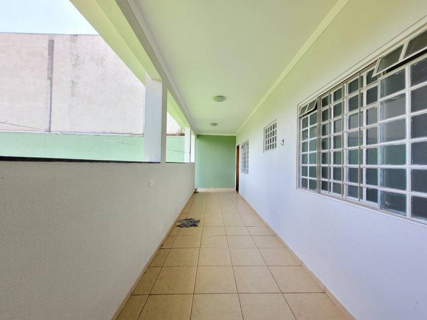 Foto 5 de Casa com 3 Quartos para alugar, 215m² em Parque das Laranjeiras, Maringá