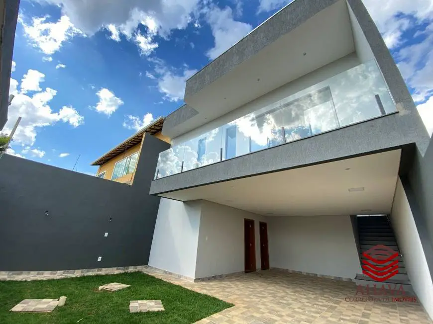Foto 1 de Casa com 3 Quartos à venda, 400m² em Shalimar, Lagoa Santa
