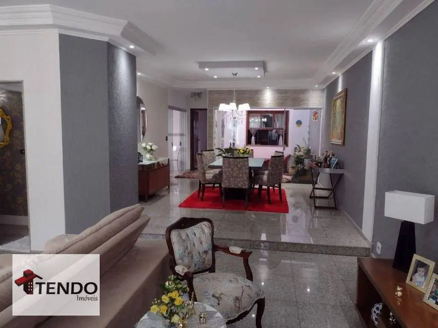 Foto 1 de Casa com 3 Quartos à venda, 291m² em Vila Assuncao, Santo André