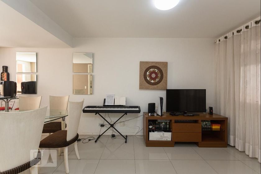 Foto 2 de Casa com 3 Quartos para alugar, 110m² em Vista Alegre, Curitiba