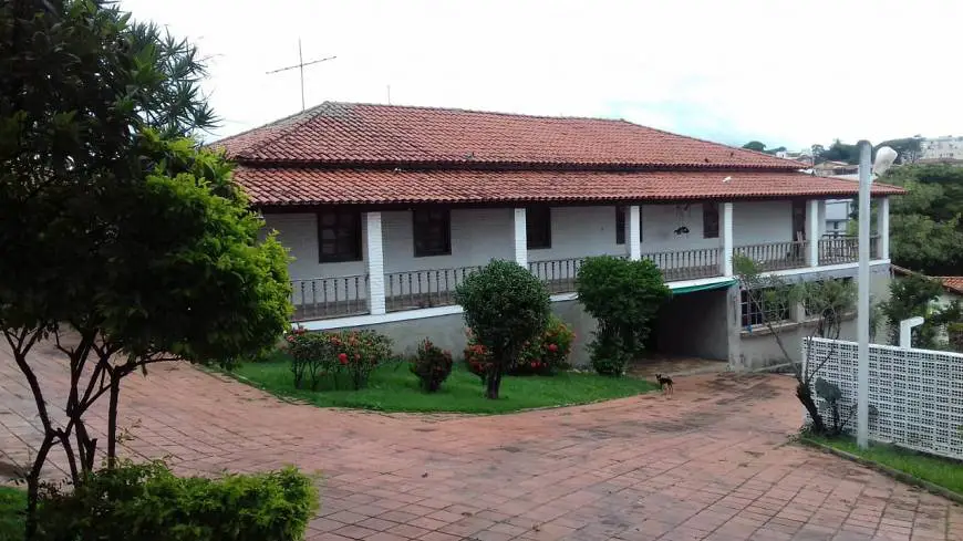 Foto 1 de Casa com 5 Quartos para alugar, 752m² em Santa Amélia, Belo Horizonte