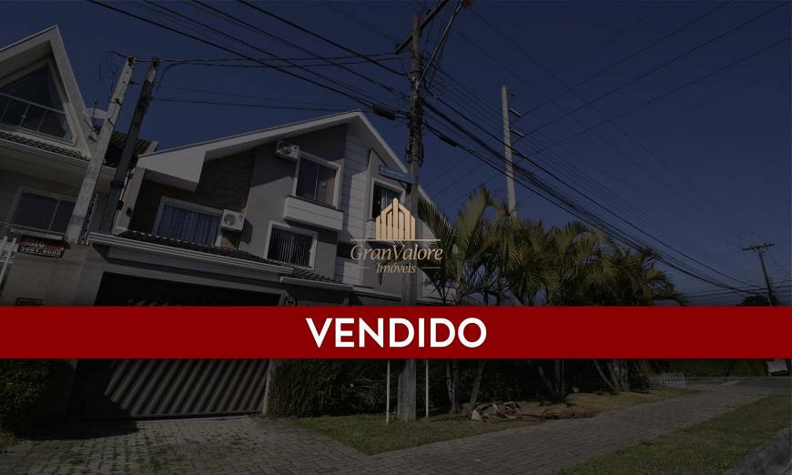Foto 1 de Sobrado com 4 Quartos à venda, 250m² em Jardim das Américas, Curitiba