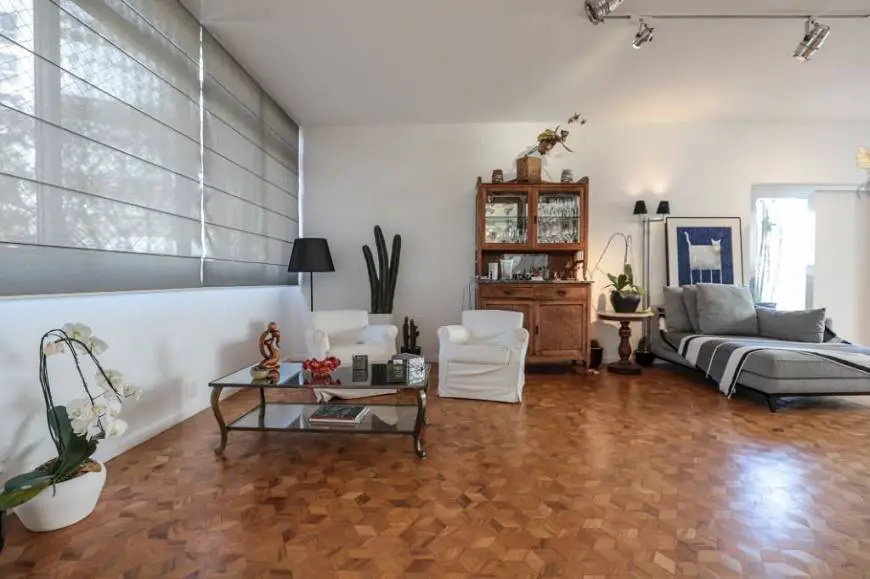 Foto 2 de Apartamento com 4 Quartos à venda, 236m² em Jardim América, São Paulo