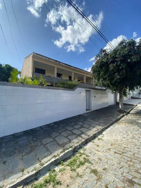 Foto 1 de Casa com 5 Quartos à venda, 300m² em Alto Branco, Campina Grande