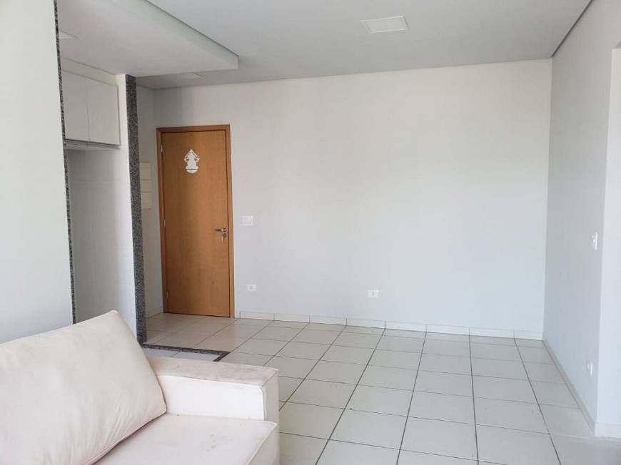 Foto 3 de Apartamento com 2 Quartos para alugar, 57m² em Centro, Londrina