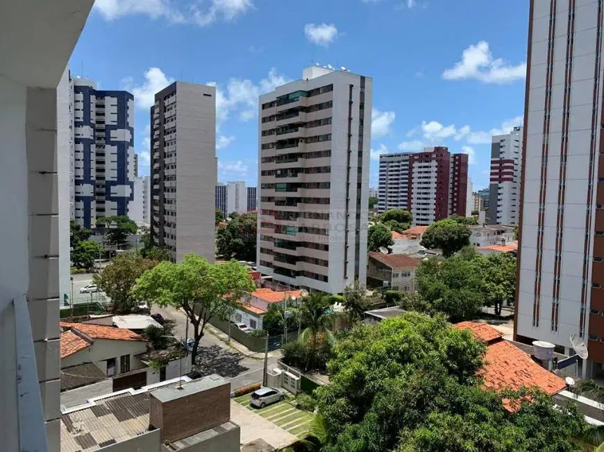Foto 1 de Apartamento com 2 Quartos para alugar, 80m² em Graças, Recife