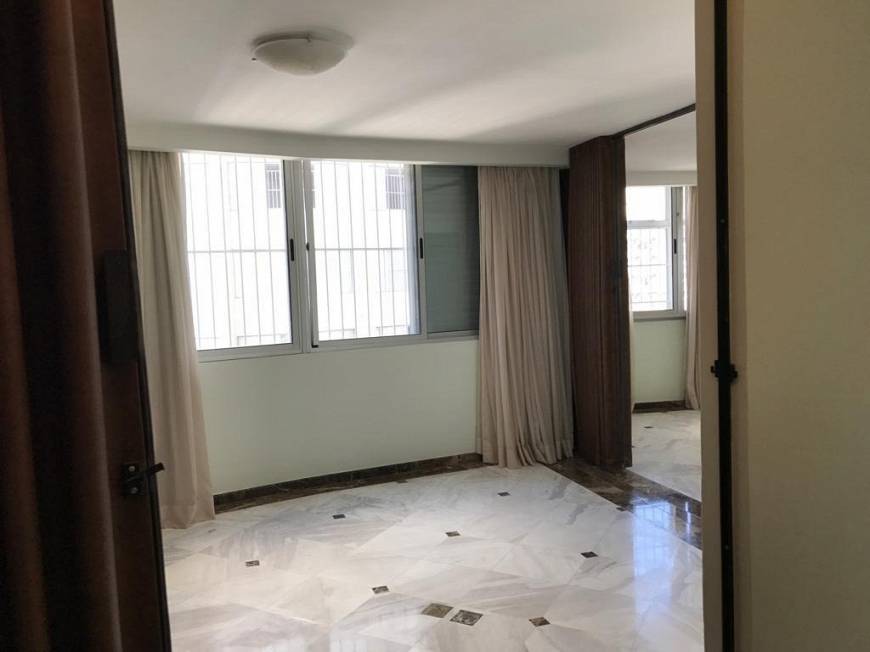 Foto 3 de Apartamento com 2 Quartos para alugar, 175m² em Jardim Europa, São Paulo