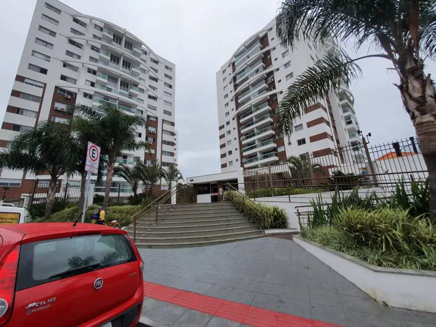 Foto 1 de Apartamento com 3 Quartos para alugar, 106m² em Barreiros, São José