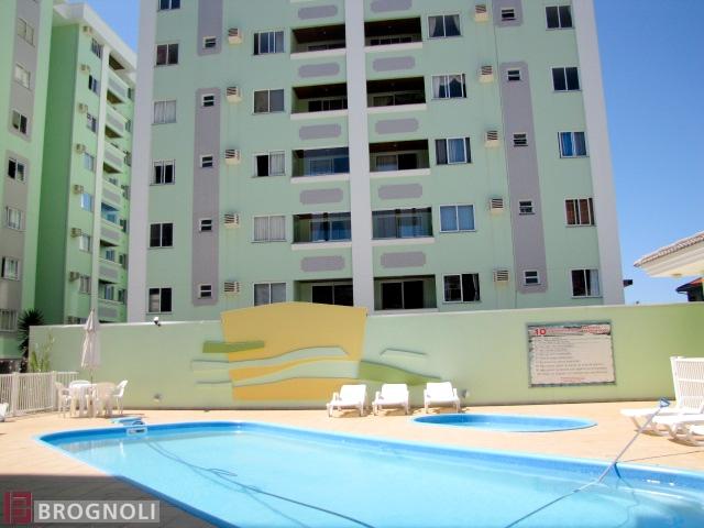 Foto 4 de Apartamento com 3 Quartos para alugar, 88m² em Barreiros, São José