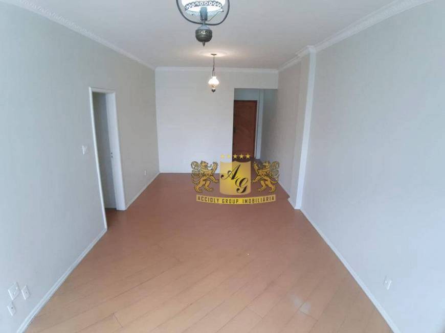 Foto 3 de Apartamento com 3 Quartos para alugar, 130m² em Icaraí, Niterói
