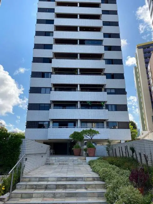 Foto 1 de Apartamento com 3 Quartos para alugar, 140m² em Madalena, Recife