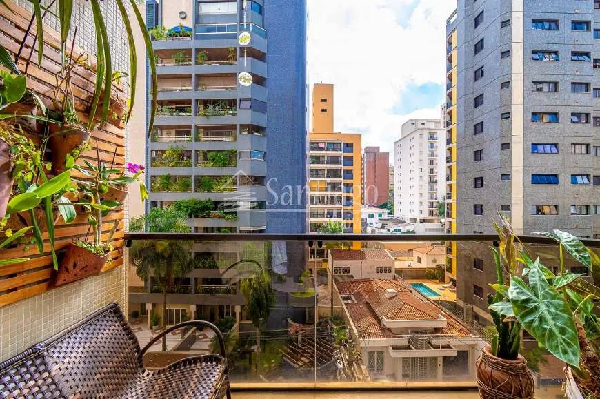 Foto 3 de Apartamento com 4 Quartos à venda, 178m² em Cambuí, Campinas