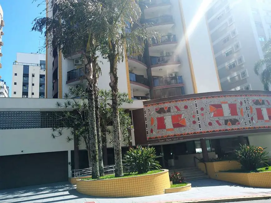 Foto 1 de Apartamento com 4 Quartos à venda, 144m² em Centro, Florianópolis