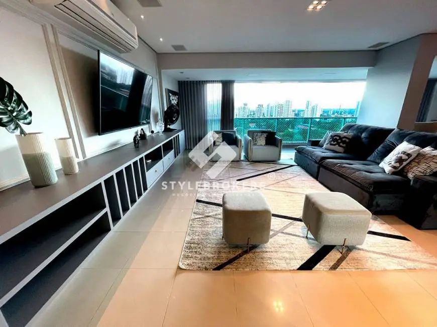 Foto 2 de Apartamento com 4 Quartos para alugar, 209m² em Duque de Caxias, Cuiabá
