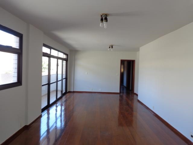 Foto 1 de Apartamento com 4 Quartos para alugar, 233m² em Jardim Alexandre Campos, Uberaba
