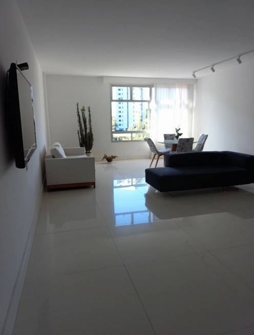 Foto 1 de Apartamento com 4 Quartos à venda, 200m² em Santa Lúcia, Vitória