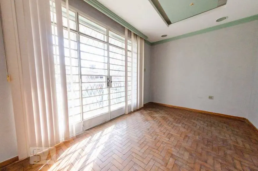 Foto 1 de Casa com 2 Quartos para alugar, 200m² em Barroca, Belo Horizonte