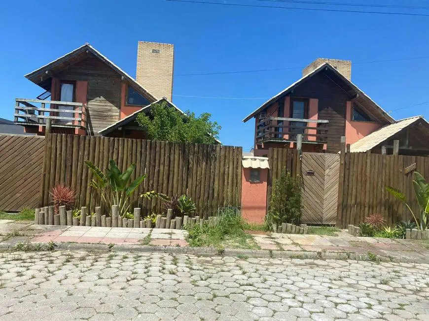 Foto 1 de Casa com 2 Quartos para alugar, 135m² em Campo Duna, Garopaba