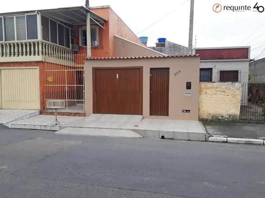 Foto 2 de Casa com 2 Quartos à venda, 70m² em Centro, Pelotas