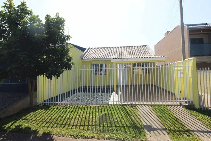 Foto 1 de Casa com 2 Quartos para alugar, 55m² em Gralha Azul, Fazenda Rio Grande