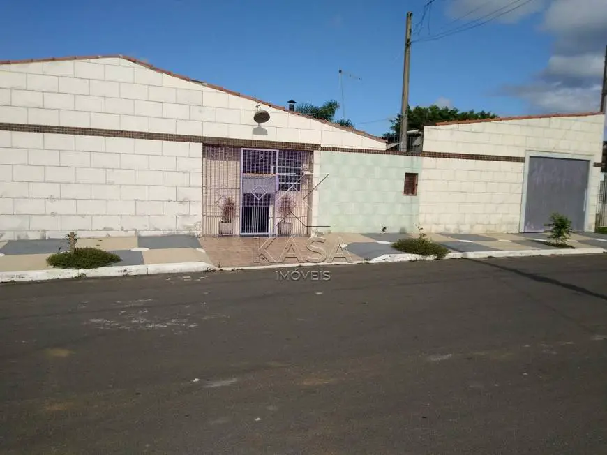 Foto 1 de Casa com 2 Quartos à venda, 197m² em Guajuviras, Canoas