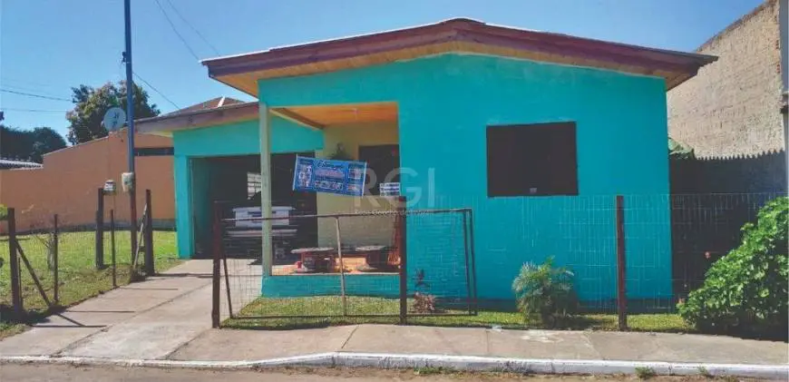 Foto 1 de Casa com 2 Quartos à venda, 88m² em Guajuviras, Canoas