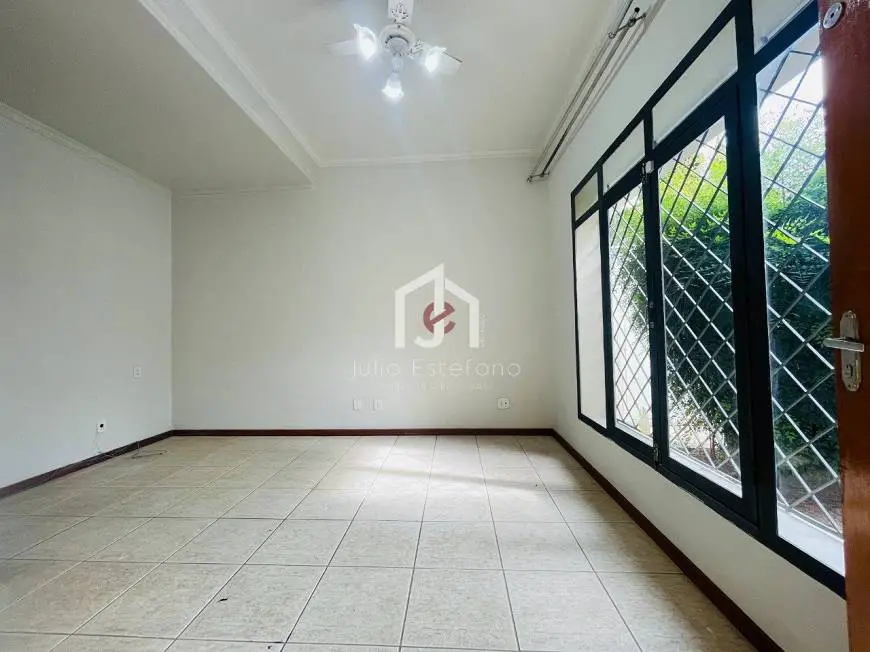 Foto 1 de Casa com 2 Quartos à venda, 130m² em Jardim das Nações, Taubaté