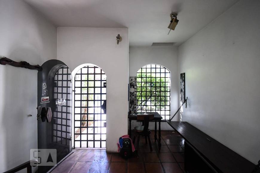 Foto 2 de Casa com 2 Quartos para alugar, 190m² em Pinheiros, São Paulo