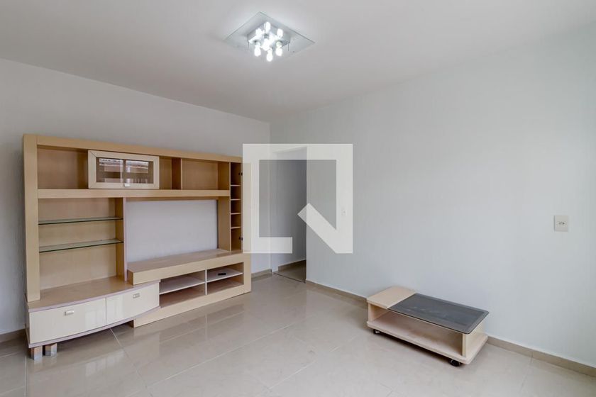 Foto 1 de Casa com 2 Quartos para alugar, 120m² em Vila das Mercês, São Paulo