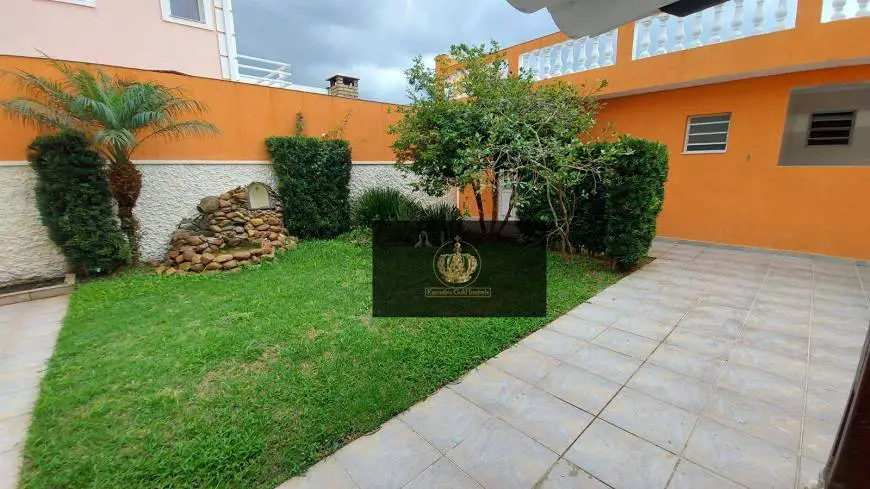 Foto 3 de Casa com 3 Quartos para alugar, 200m² em Jardim Teresa, São Paulo