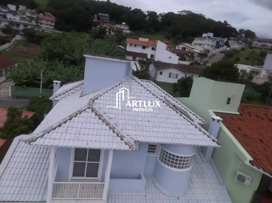 Foto 5 de Casa com 3 Quartos à venda, 357m² em Ponta de Baixo, São José