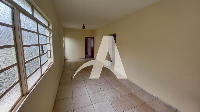 Foto 1 de Casa com 3 Quartos à venda, 300m² em Saraiva, Uberlândia