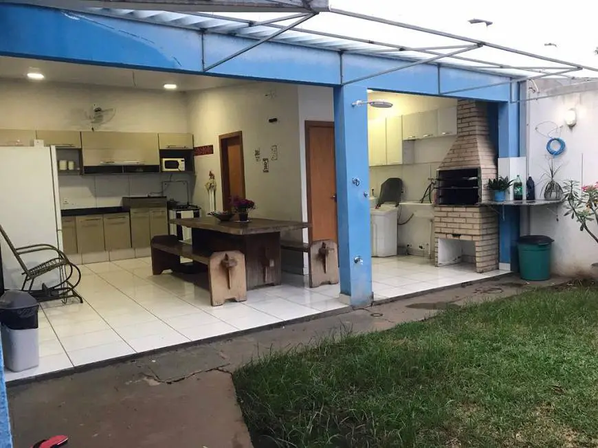 Foto 1 de Casa com 3 Quartos à venda, 200m² em Tijucal, Cuiabá